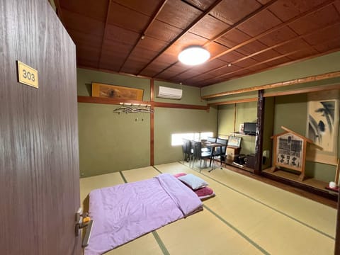 TV and multimedia, Photo of the whole room, air conditioner