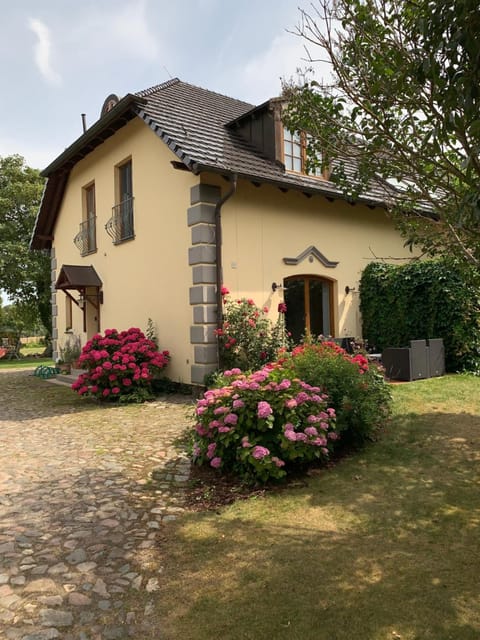 Facade/entrance, Garden, Garden view