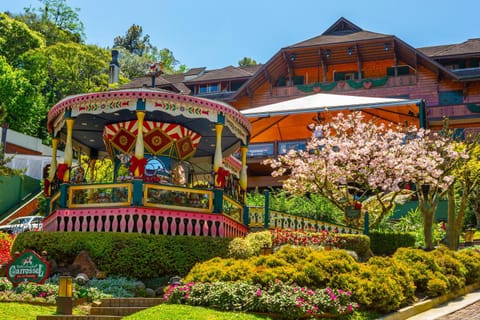 Facade/entrance, Activities, Garden, Garden view