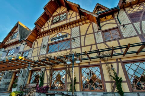 Property building, Facade/entrance, Bird's eye view