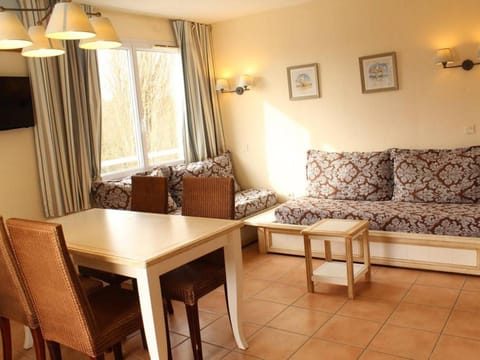 Appartement T2 avec Piscine à 300m de la Plage – 3 Couchages, Parking et Balcon Meublé - FR-1-245-34 Apartment in Pornichet