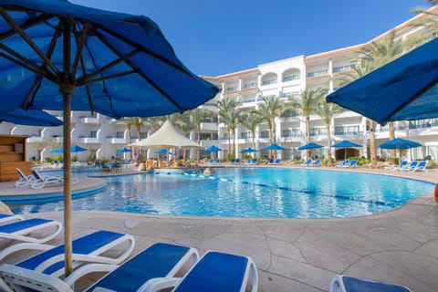 Property building, Pool view, Swimming pool, Swimming pool, Swimming pool