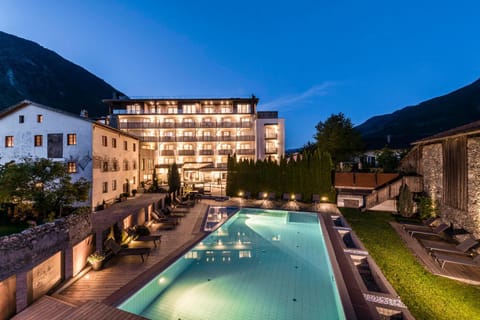 Property building, Facade/entrance, Bird's eye view