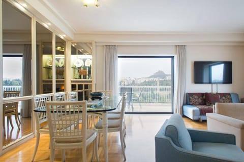 Living room, Seating area, Dining area