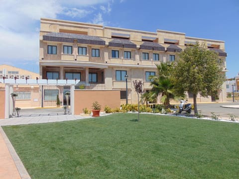 Property building, Day, Garden