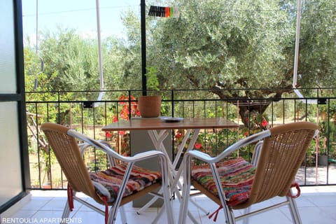 Property building, Patio, Nearby landmark, Spring, Day, Natural landscape, Garden, View (from property/room), Balcony/Terrace, Dining area, On site, Garden view, Garden view, Inner courtyard view