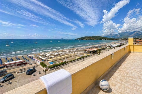 Balcony/Terrace, Beach, Mountain view, Sea view