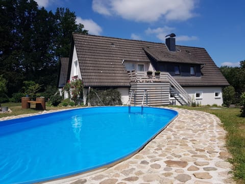 Facade/entrance, Swimming pool