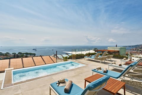 Hot Tub, Solarium, Pool view, Sea view, Swimming pool, sunbed