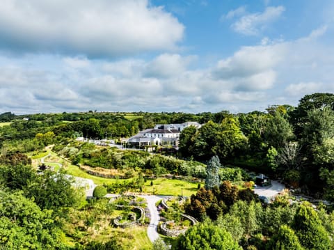 Natural landscape, Bird's eye view, Garden, Parking