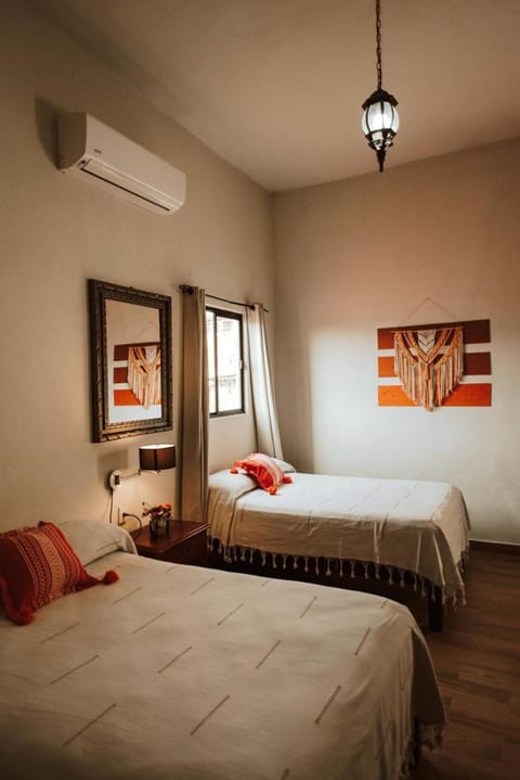 Bed, Photo of the whole room, Bedroom, air conditioner