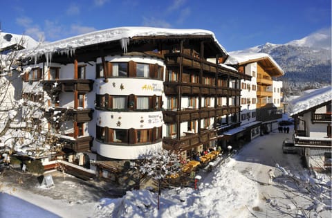 Facade/entrance, Winter
