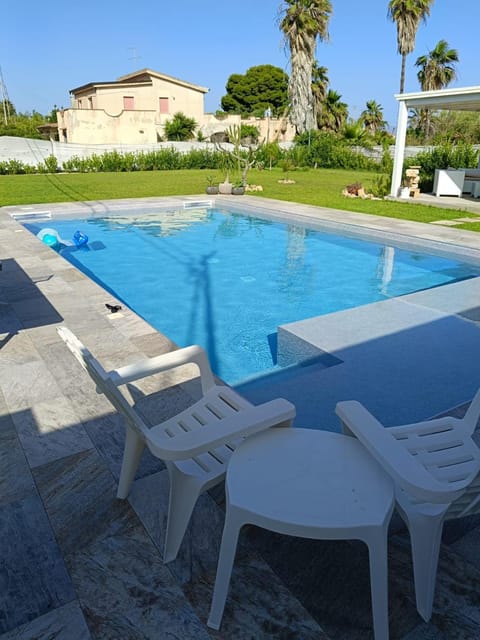 Pool view, Swimming pool, sunbed