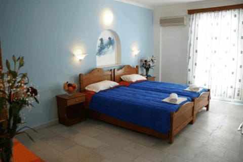 Day, Photo of the whole room