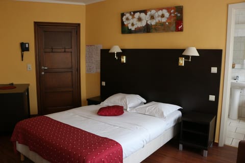 Bed, Photo of the whole room