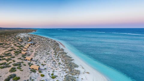 Property building, Natural landscape, Bird's eye view, View (from property/room), Beach