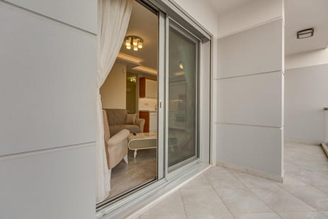 Paris Residence Cesme Bed and Breakfast in Cesme