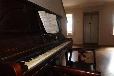 Geoghegans Magpie Bar and B&B Bed and Breakfast in County Limerick