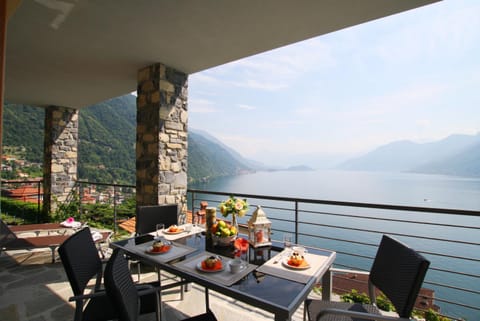 Balcony/Terrace, Lake view
