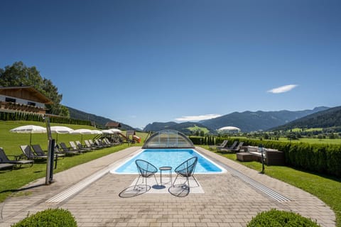 Swimming pool, sunbed