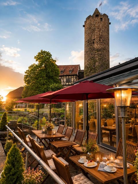 Property building, Garden, Garden view, Landmark view, Breakfast