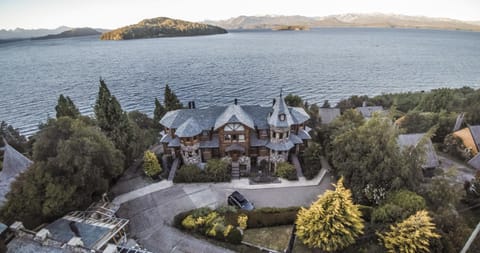 Facade/entrance, Bird's eye view, Beach, Lake view