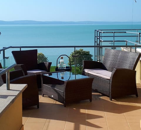 Patio, Natural landscape, View (from property/room), Balcony/Terrace, Seating area