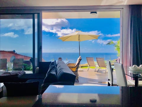 Living room, Dining area, Sea view, sunbed
