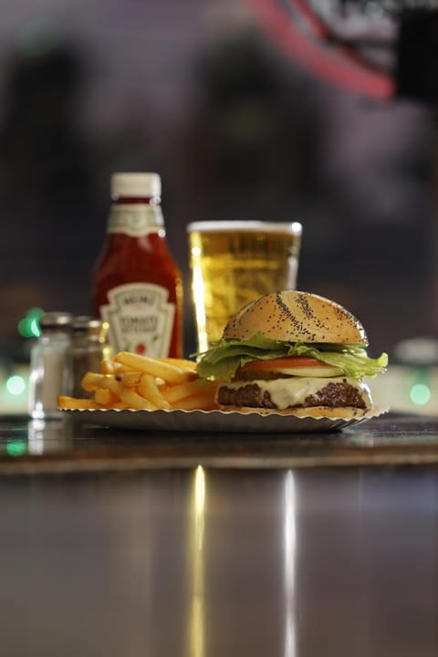 Food and drinks, Food, Lunch, Dinner, Drinks