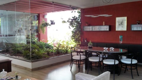 Restaurant/places to eat, Dining area, Area and facilities