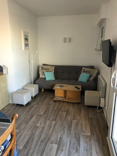 STELLA APPART 2 chambres à 100 ml de la plage wifi fibre Apartment in Hauts-de-France