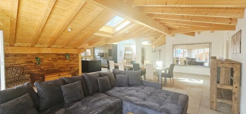 Living room, Dining area, Family, Parking