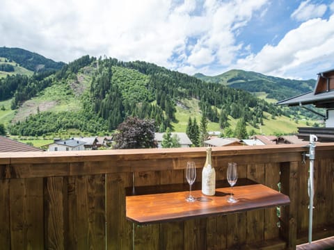 Balcony/Terrace, Mountain view