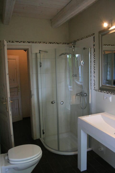 Bathroom, Photo of the whole room