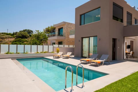 On site, Swimming pool, Swimming pool