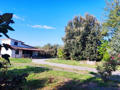 Property building, Garden, Balcony/Terrace, Garden view, Parking, pet friendly