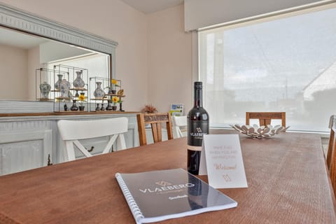 Vlaeberg Cottage House in Flanders