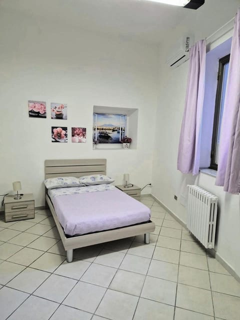 Bed, Photo of the whole room, Bedroom, internet, air conditioner