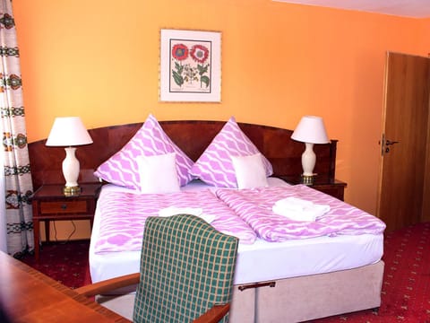 Bed, Photo of the whole room