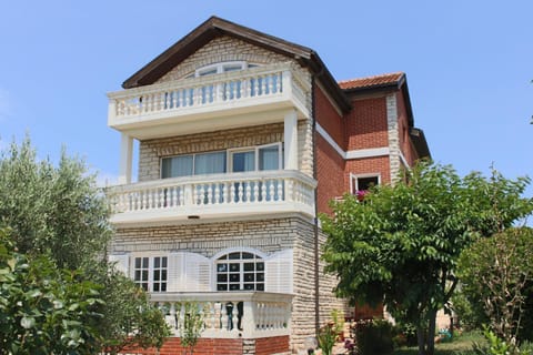 Property building, Day, Summer