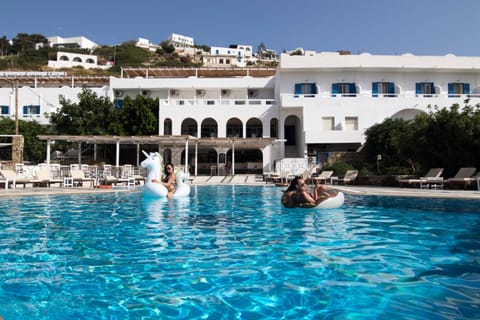 On site, Area and facilities, Swimming pool