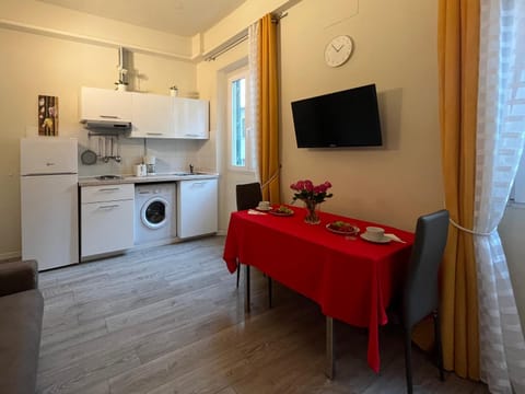 Communal lounge/ TV room, TV and multimedia, Kitchen or kitchenette, Living room, Dining area