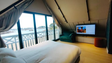 Bed, View (from property/room), Bedroom