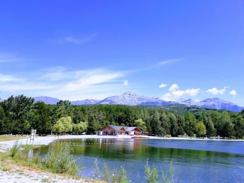 Natural landscape, Activities, Table tennis, Canoeing, Hiking, Lake view, Mountain view