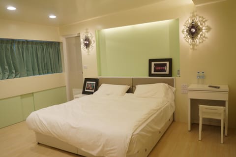 Photo of the whole room