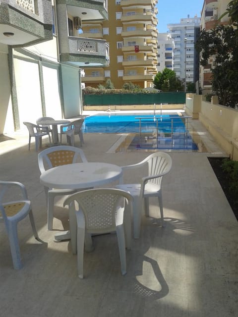 Garden, Swimming pool