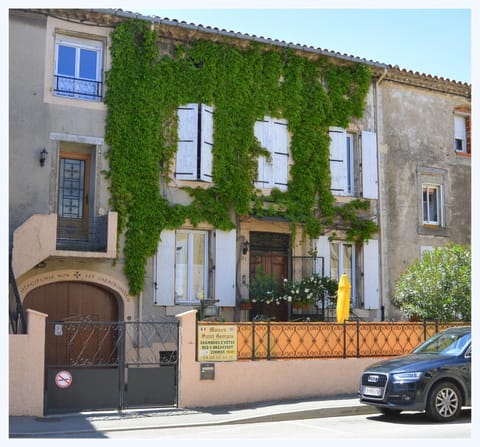 Property building, Facade/entrance