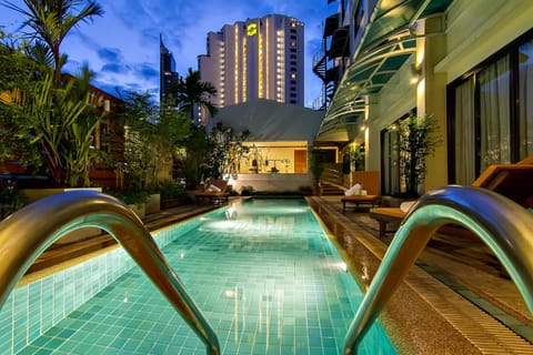 Swimming pool