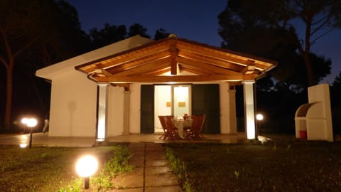 Property building, Facade/entrance, Garden