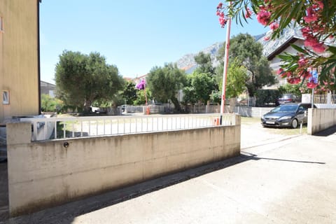 Garden view, Mountain view, Parking